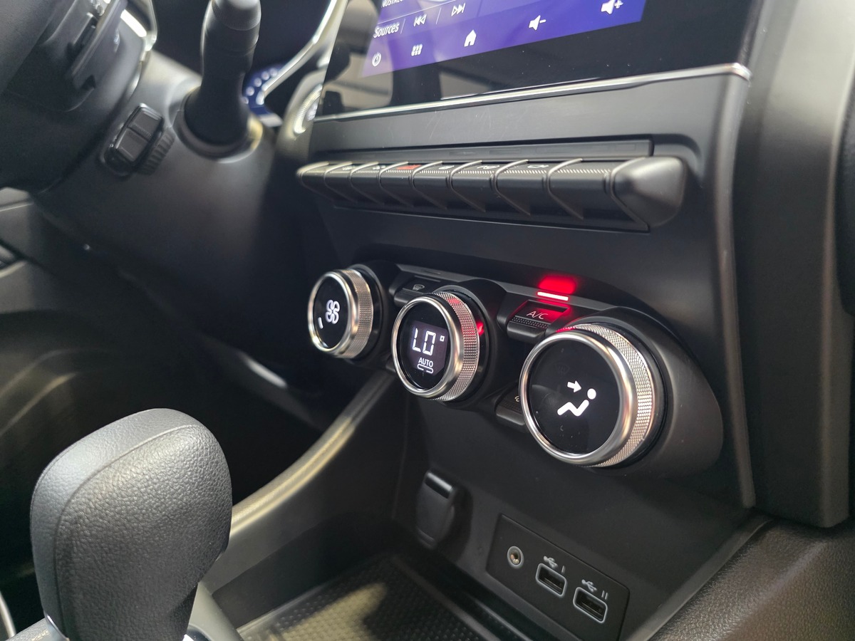 RENAULT Captur II 1.3 MILD HYBRID 140 EVOLUTION EDC // 5500KMS / CAMERA A