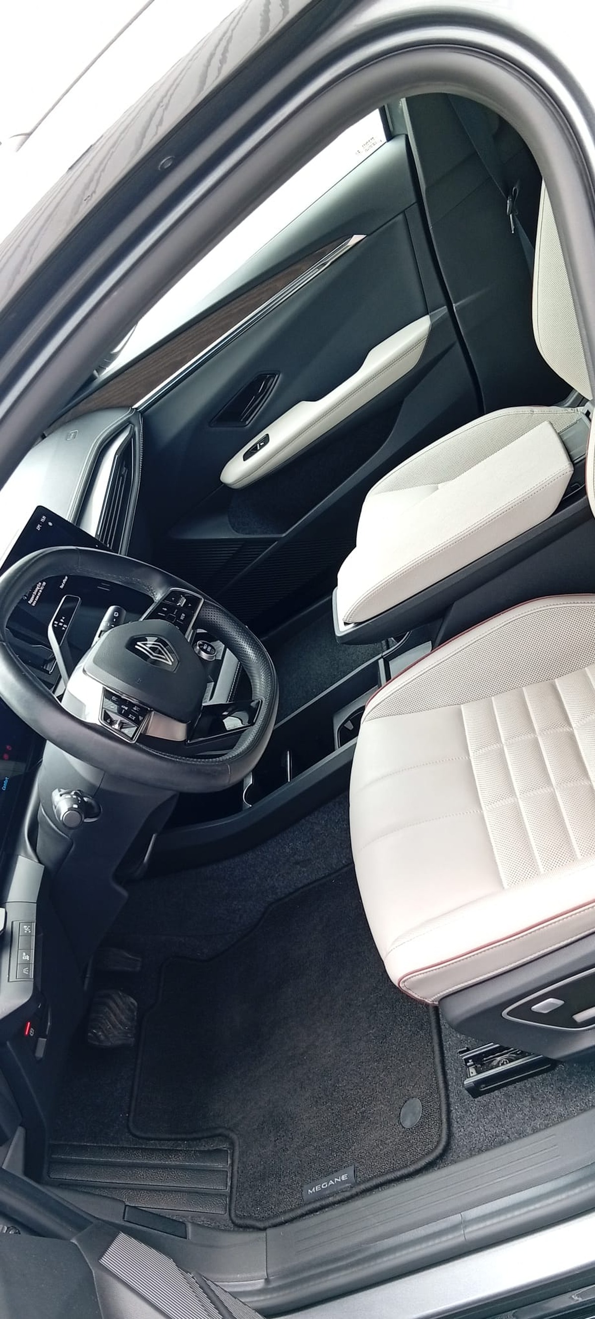RENAULT MEGANE-E -Tech  EV60 220cv " SOH 95% " Finition "Iconic Optimum Charge C" en Excellent Etat