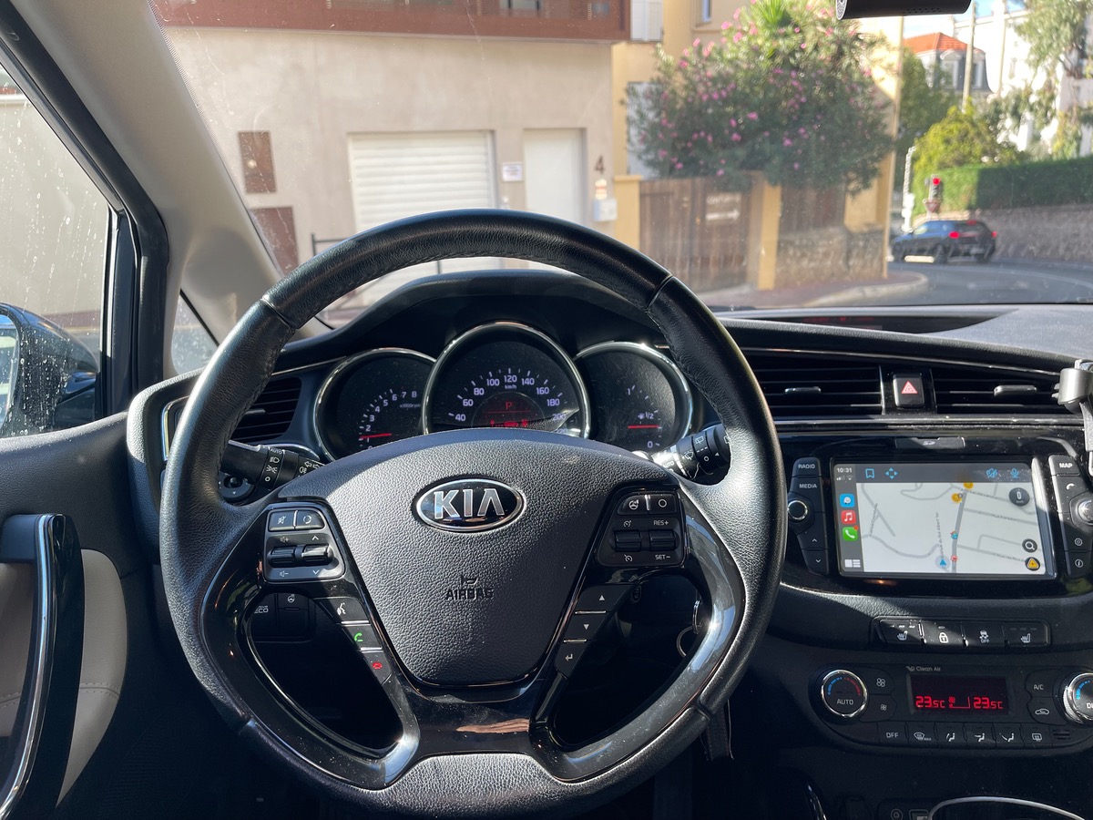 Kia Ceed 1.6 GDI 135 CV / Phase 2 / CarPlay / Caméra / GPS / Km Réel / Boite Auto