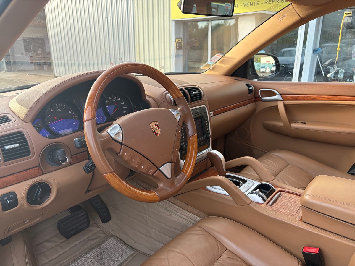 Porsche Cayenne 3.2 V6 250cv Boîte auto SIÈGE ÉLECTRIQUE - TOIT OUVRANT -  CLIMATISATION AUTOMATIQUE