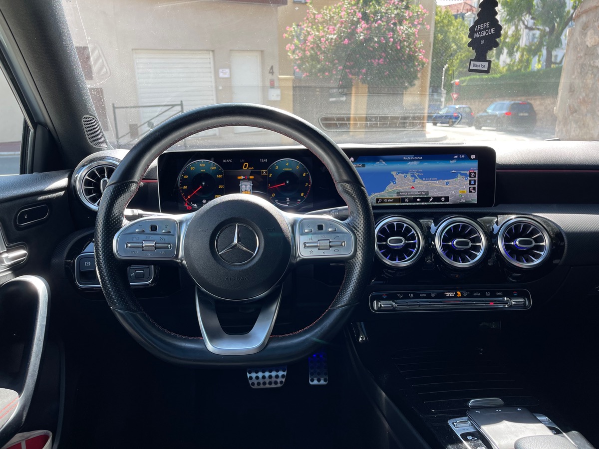 Mercedes Benz Classe A 200 i 163 CV / AMG Line / Toit Ouvrant / Pack Ambiance / Caméra 360°