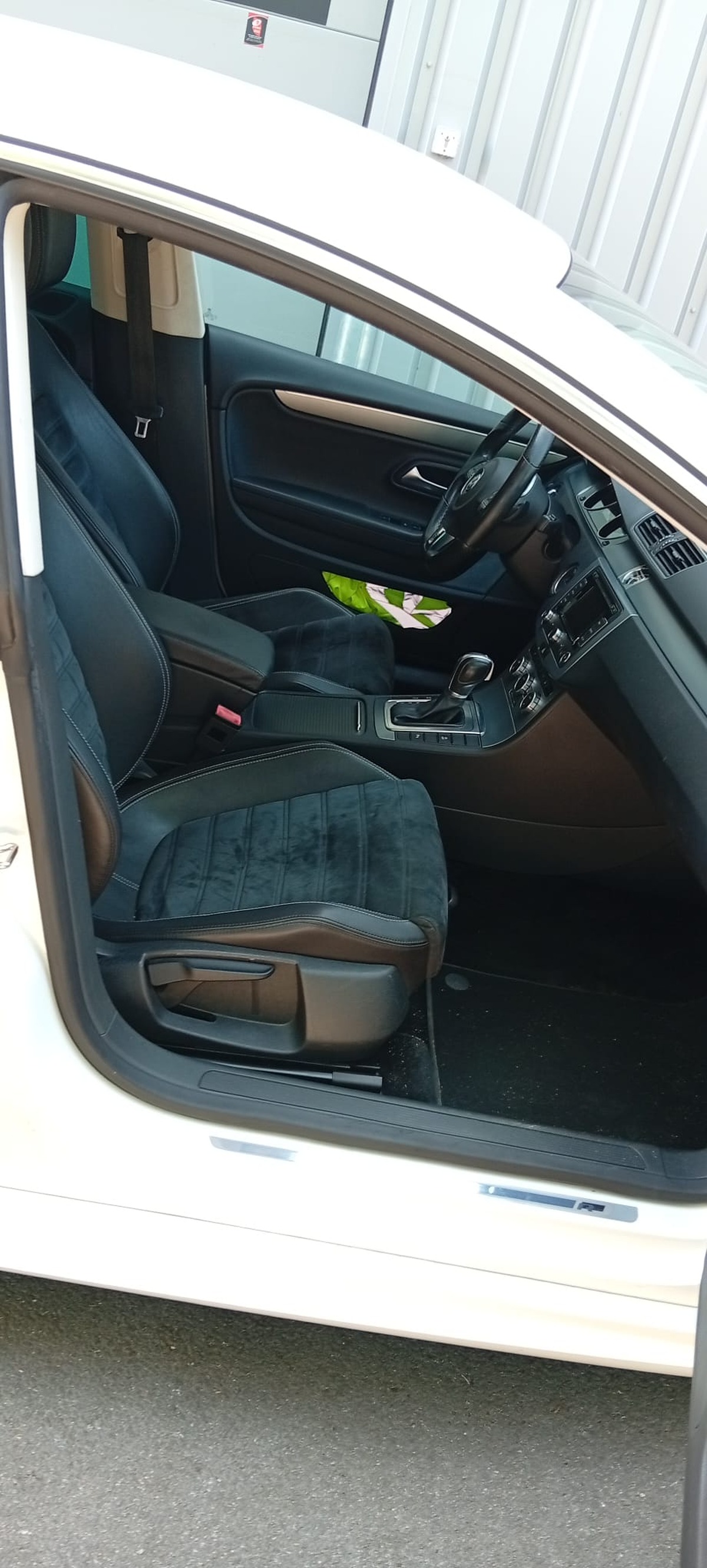 Volkswagen Passat CC 2.0 TDI 140ch Carat DSG6 Pack R line / Suivi d'entretien à jour