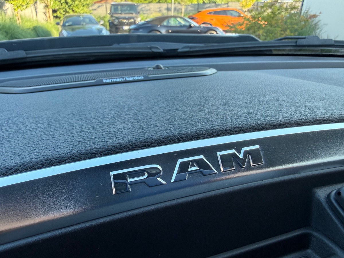 Dodge RAM 1500 LARAMIE SPORT NIGHT EDITION 402 CH / TVA / CARNET / 21663 KMS