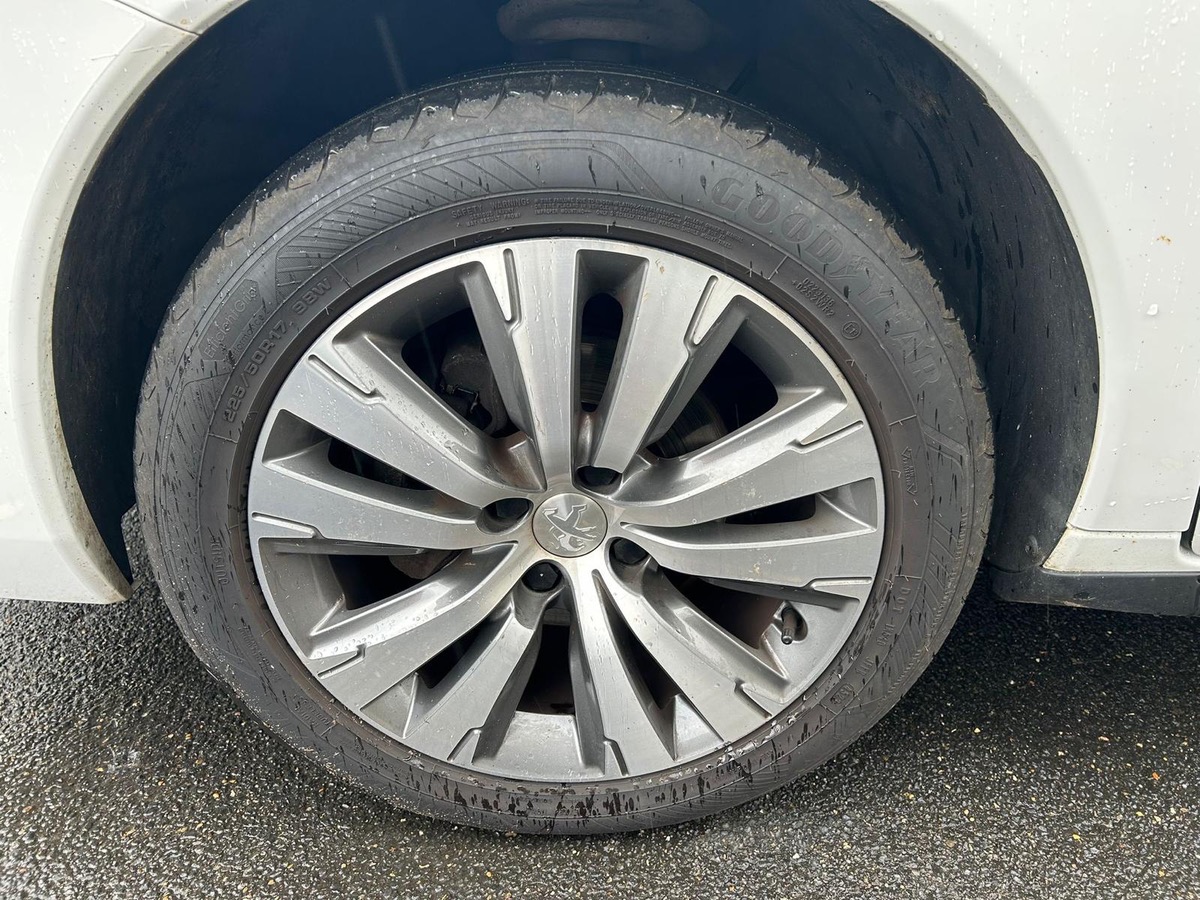 Peugeot 3008 1.6 HDI 120 CV 1er main allures 4X