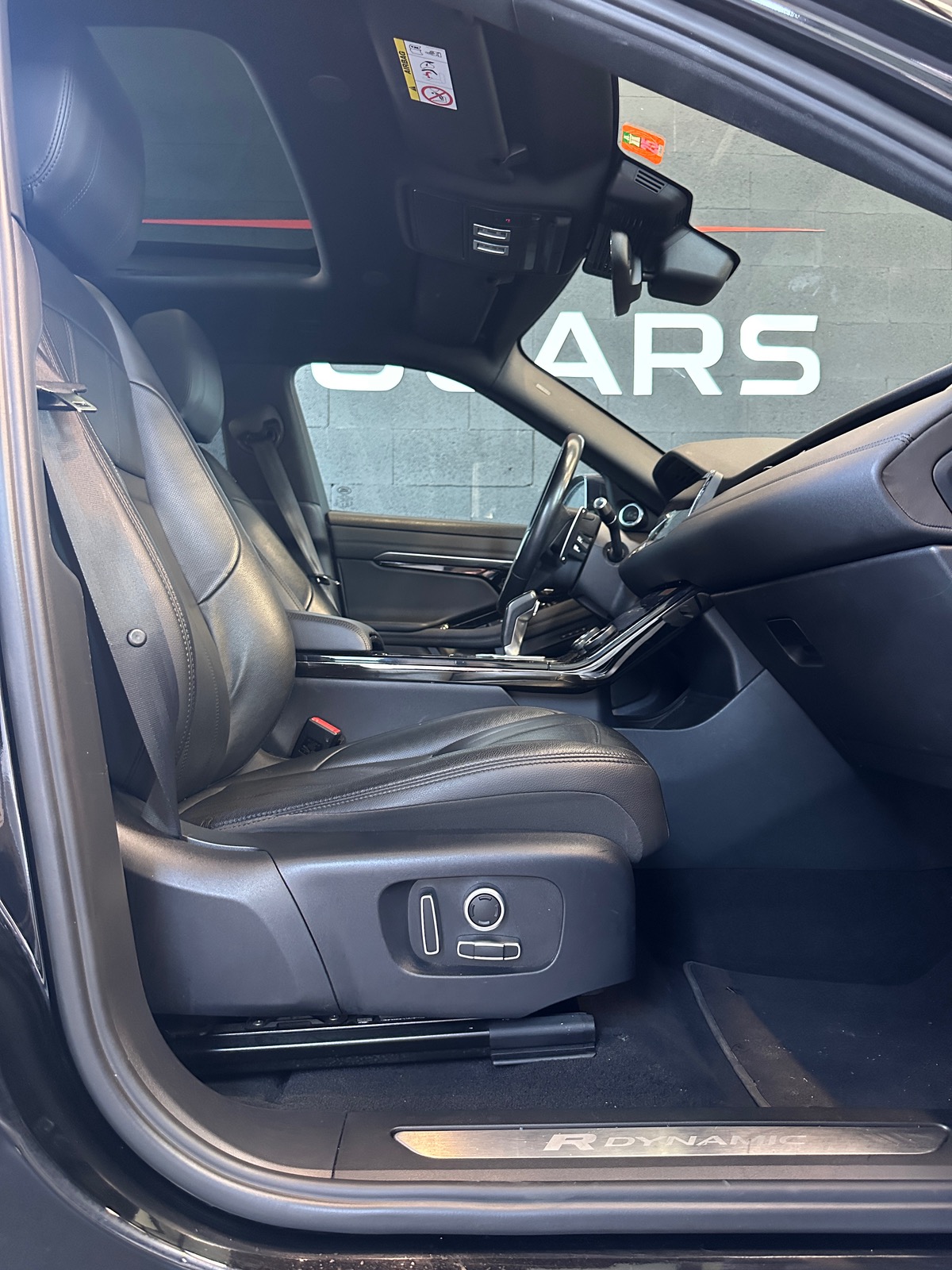LAND ROVER EVOQUE 2.0 P300E PHEV AWD R DYNAMIC SE