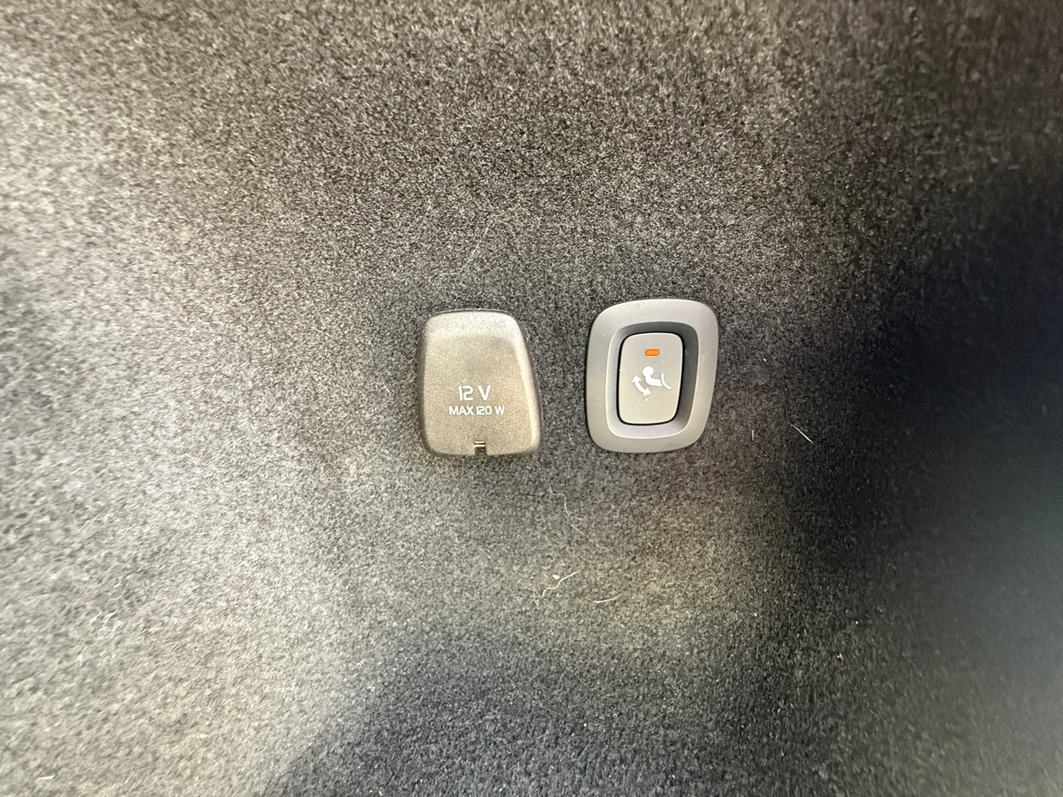 Volvo V60 B4 2.0 Ti 16V Mild Hybrid DCT7 197 cv