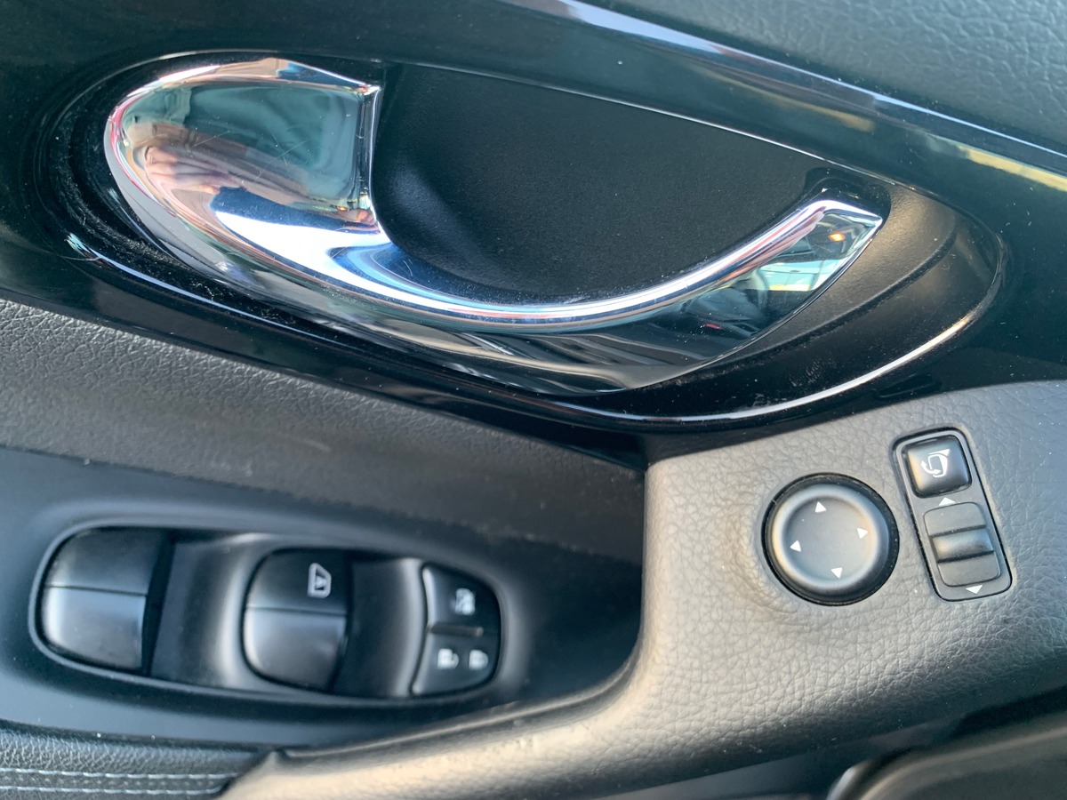 Nissan Qashqai 130 ch | Black edition | Caméra vue panoramique 360° | Toit panoramique | Jantes Alu