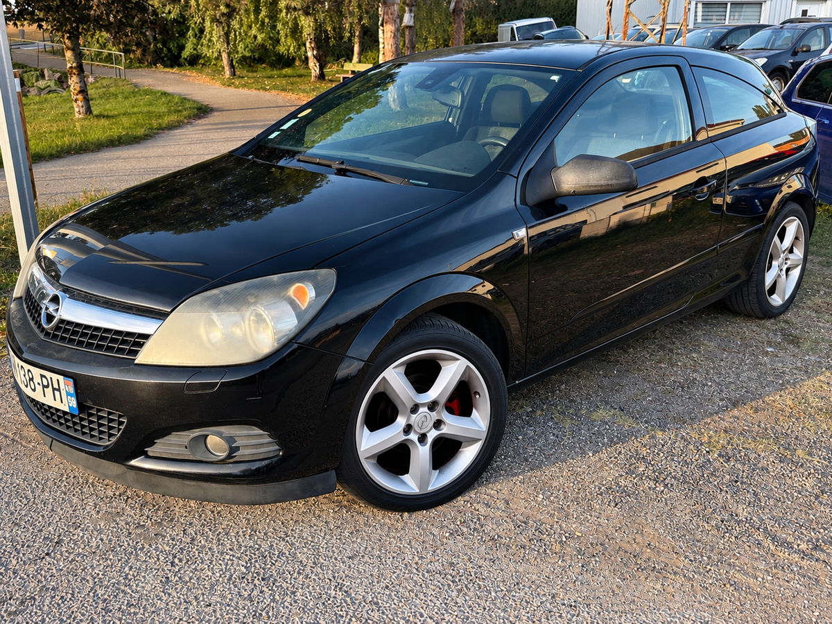 Opel Astra GTC 1.7 CDTI 100 CH / SPORT / DISTRIBUTION NEUF SUR FACTURE