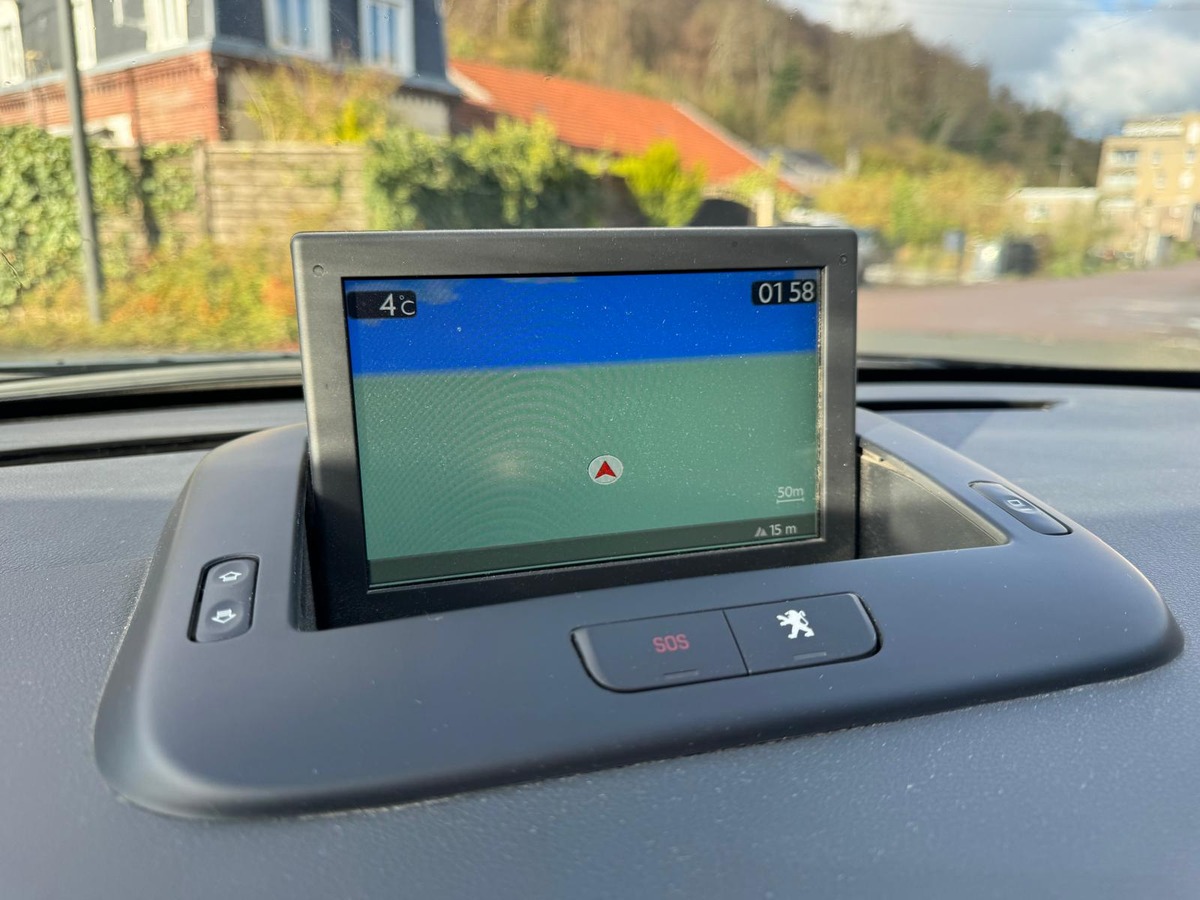 Peugeot 3008 phase 2 1.6 e-hdi 115cv Boite automatique Business Pack - garantie