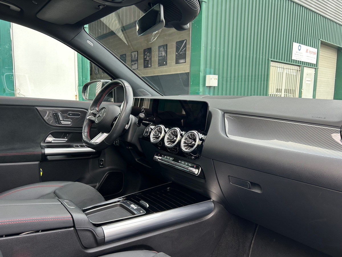 Mercedes Benz GLA 200 D AMG LINE