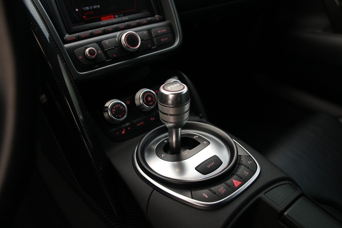 Audi R8 V10 5.2 FSi Quattro R-Tronic 525 cv Pack Carbone