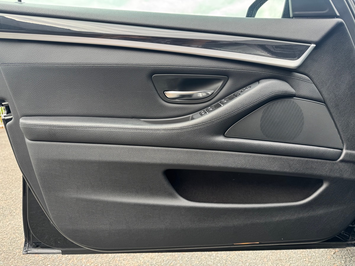 Bmw Série 5 245 ch | Luxury | GPS | Cuir | Régulateur vitesse | Sièges avant et arrière chauffants