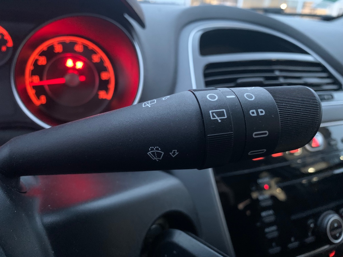 Fiat Punto 69 ch | Radio CD MP3 | Vitres avant électriques | Airbags | ABS | Commandes Radio volant