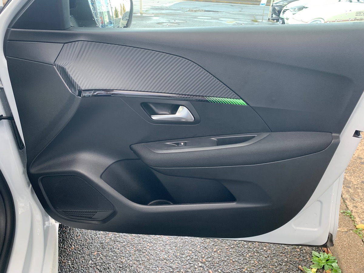 Peugeot 208 100 ch | Active | Aide stationnement arrière | Sièges avant chauffants | Écran tactile