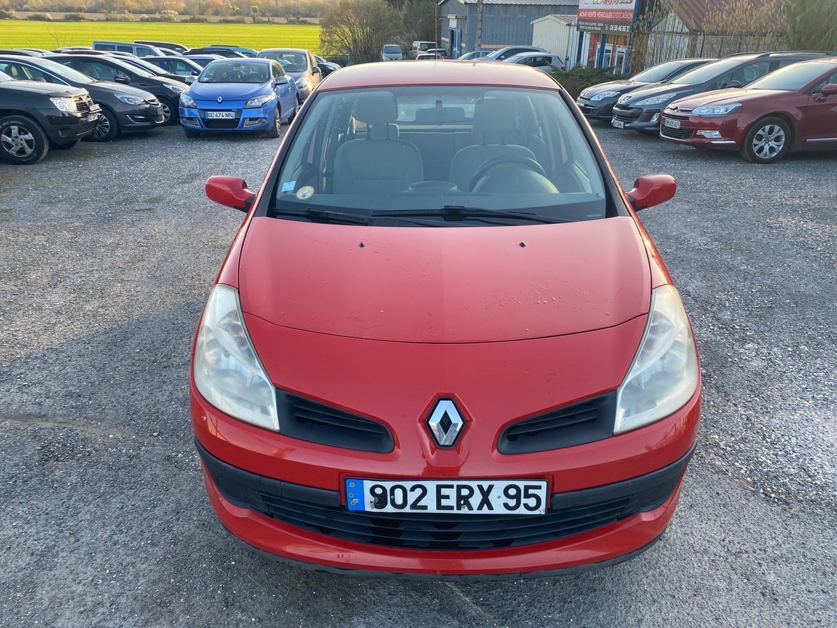 RENAULT Clio III 1ère main 1.5 dci 85cv 200000kms