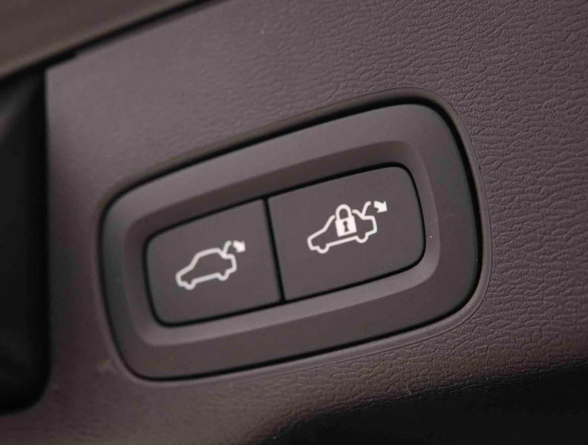 Volvo XC60 2.0 B4 197 MHEV Plus Dark | Plusieurs coloris disponible