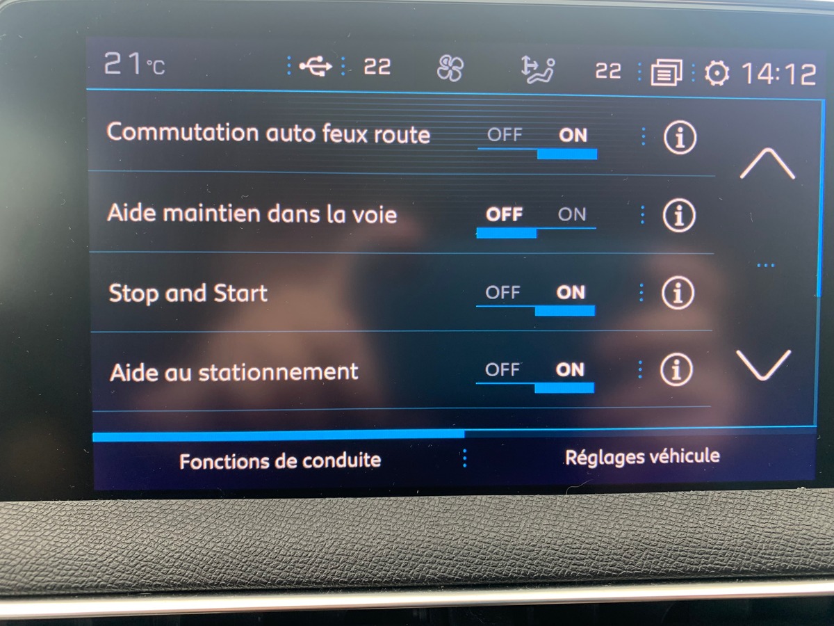 Peugeot 3008 130 ch | Allure | Toit ouvrant panoramique | Caméra recul | Attelage | Apple car play