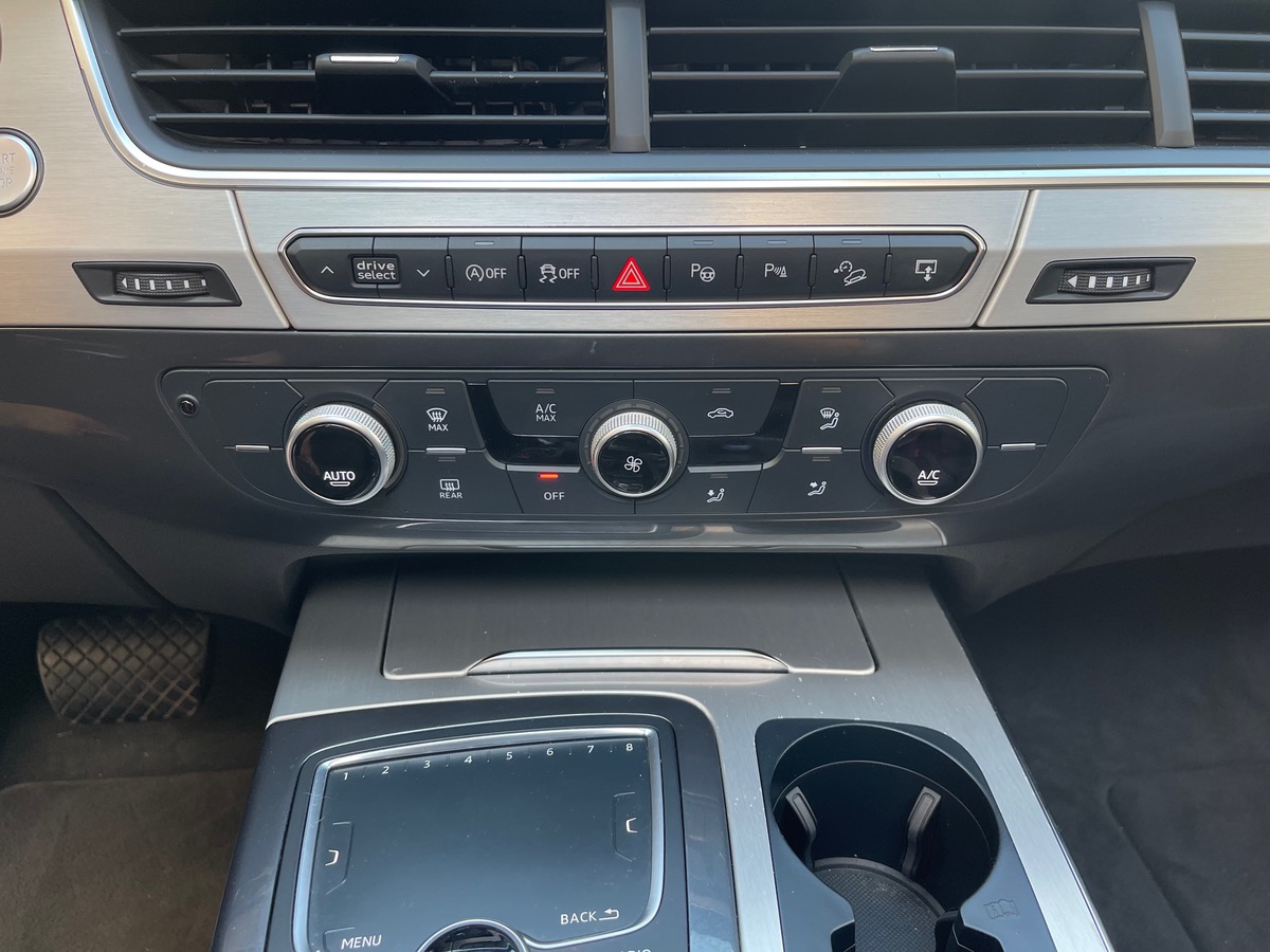 Audi Q7 3.0 V6 TDI 272 CV Quattro S LINE + / Toit ouvrant / 7 PLaces /Attelage /