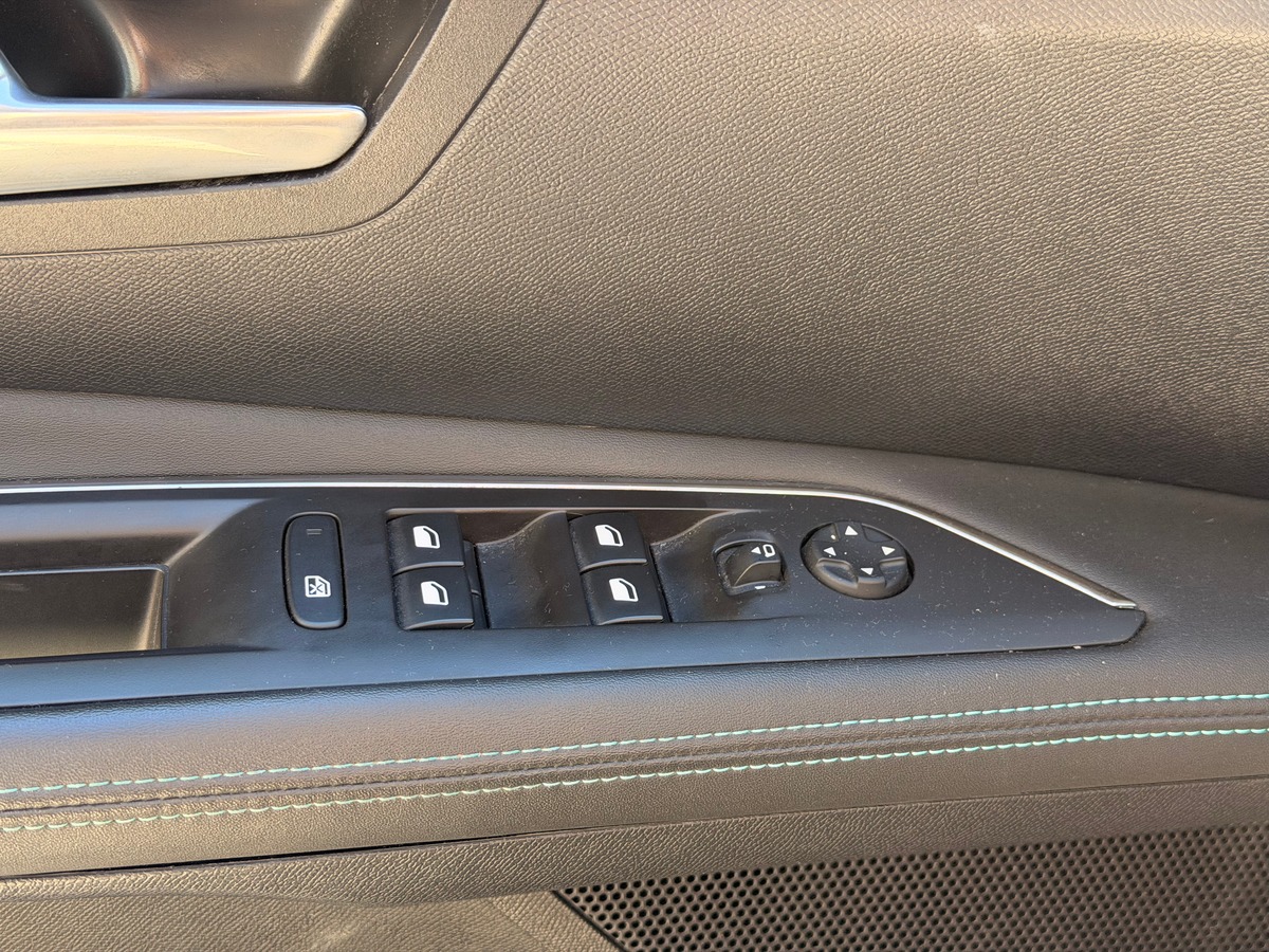Peugeot 3008 Allure Phase 2 1.6 THP 225 Hybrid e-EAT8 180 cv - Virtual cockpit