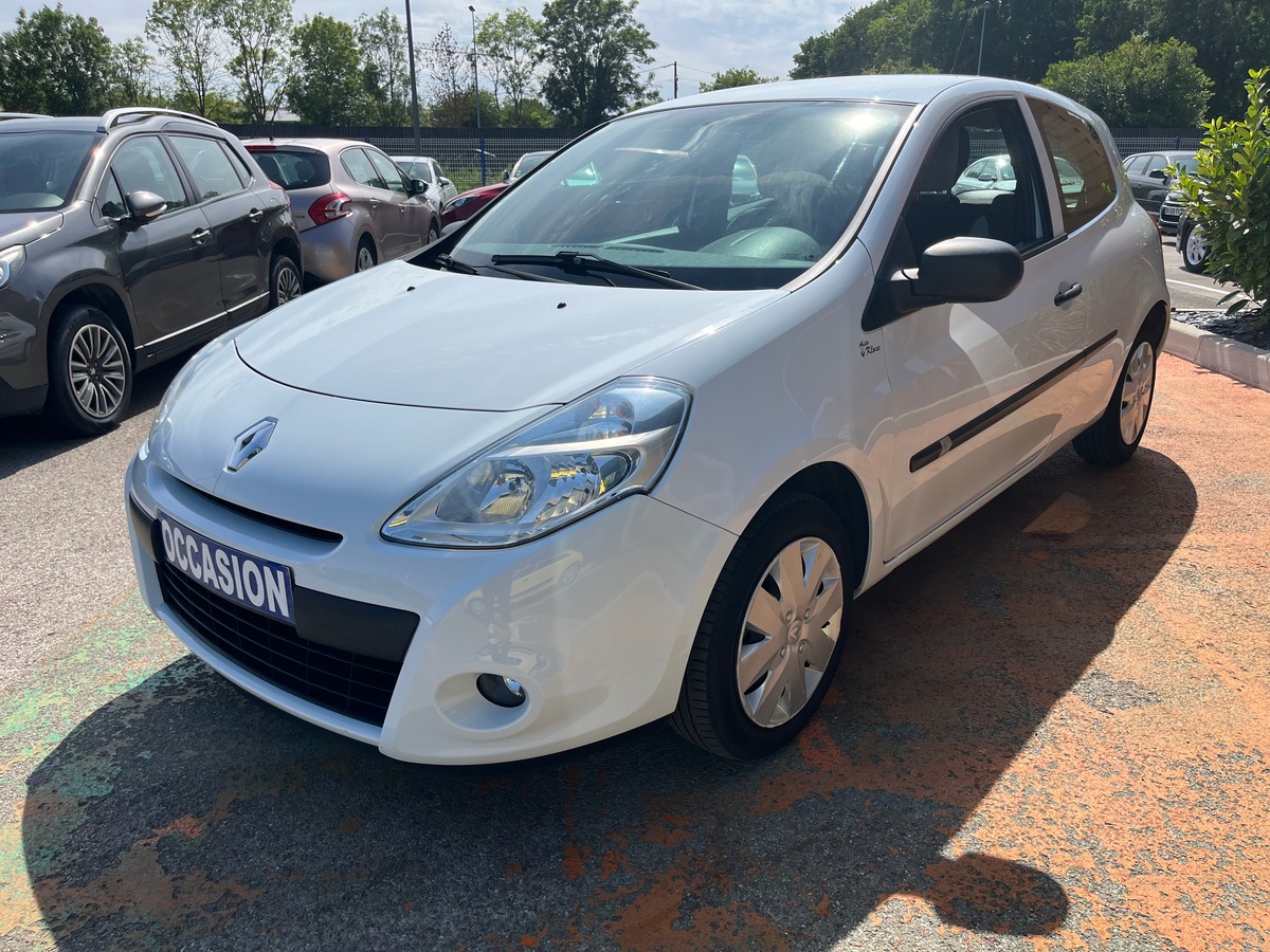 RENAULT Clio III Phase 2 1.2 i eco2 75 ch