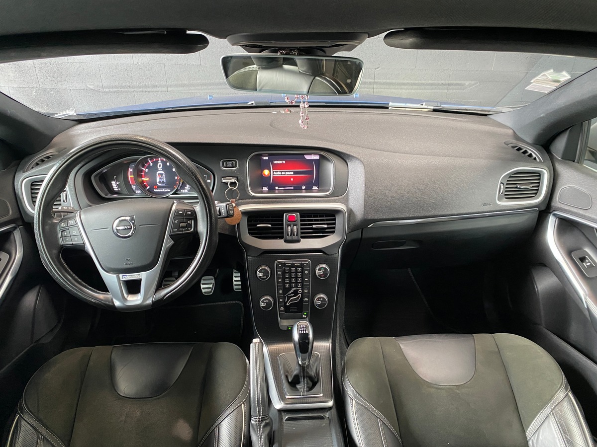 Volvo V40 T2 R design