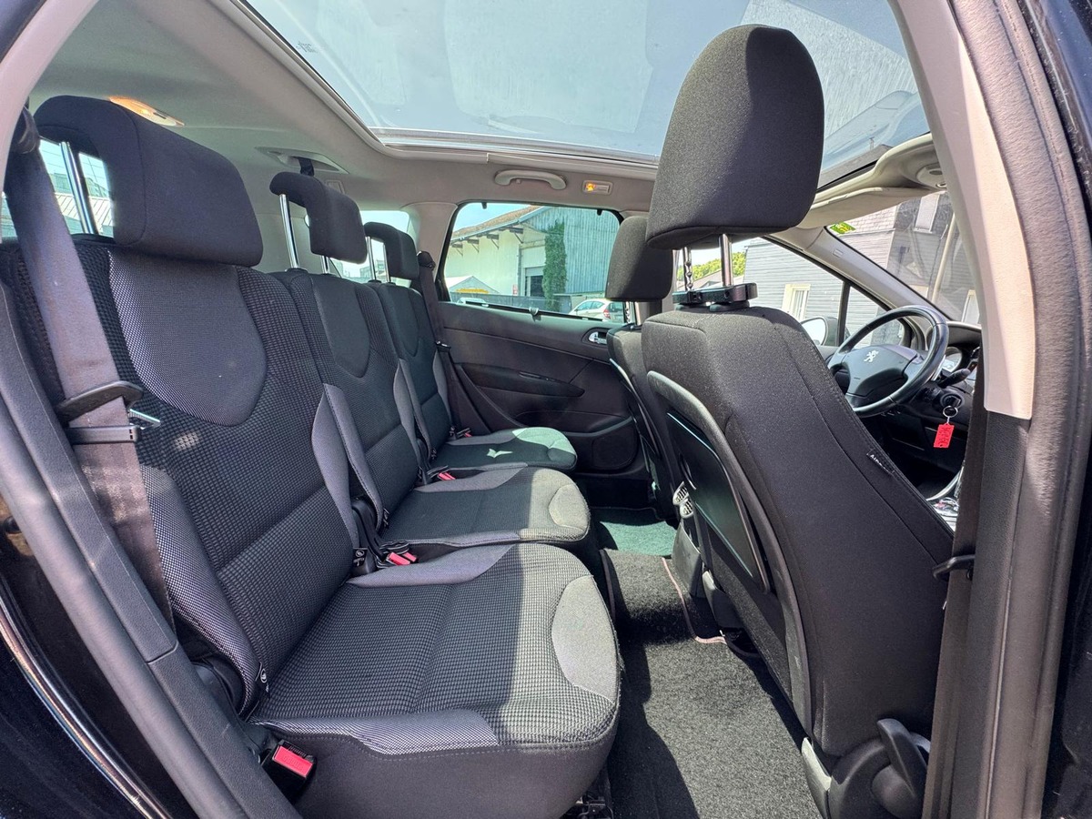 Peugeot 308 SW 1.6 HDI 112-7 PL- BOITE AUTOMATIQUE-DISTRIBUTION NEUVE