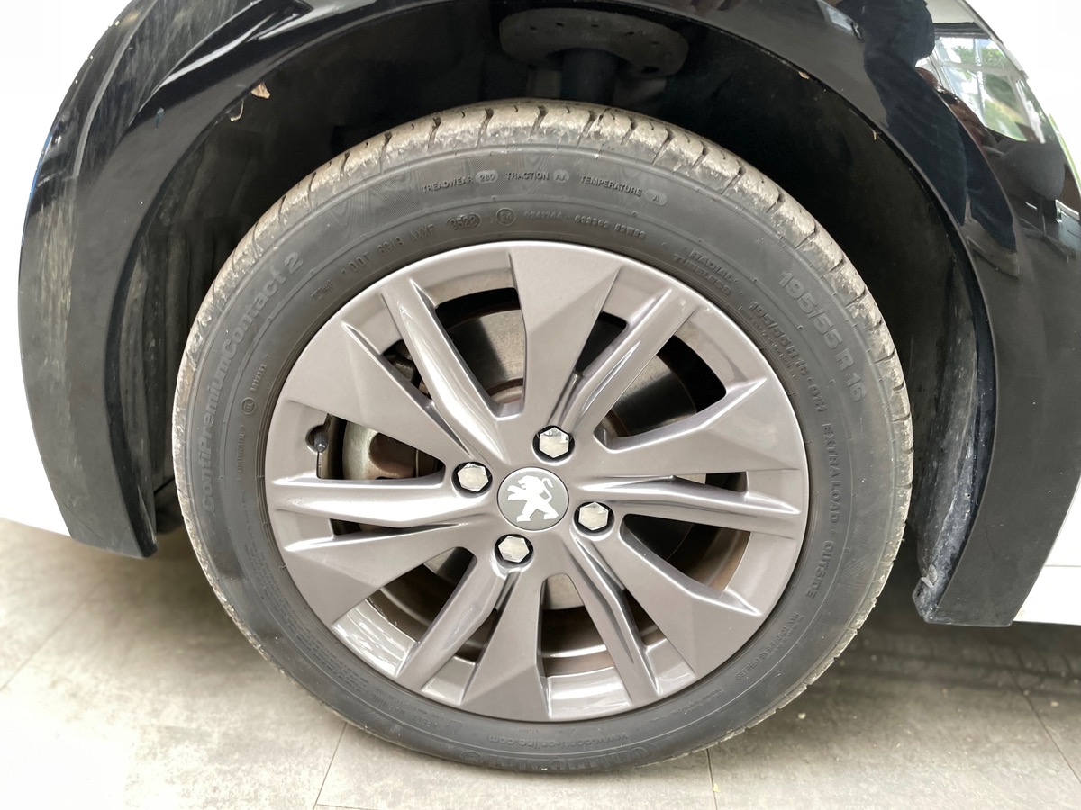Peugeot 208 II e-208 136ch Allure Pack