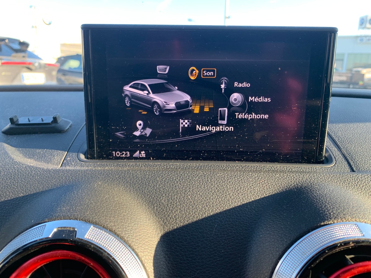 Audi A3 Berline 150 ch | Pack S-Line extérieur | Caméra recul | Clim automatique | Jantes Alu 18''