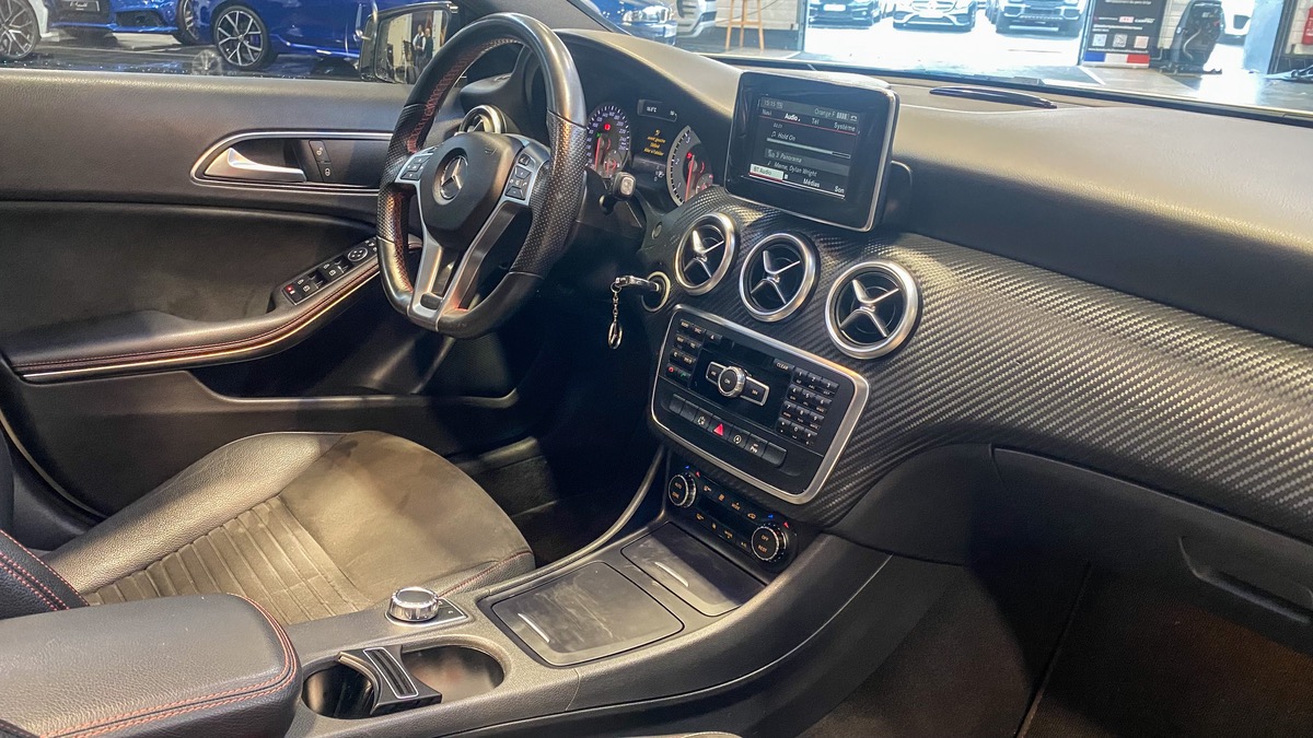 Mercedes-Benz Classe A 160D FASCINATION PACK AMG FULL 