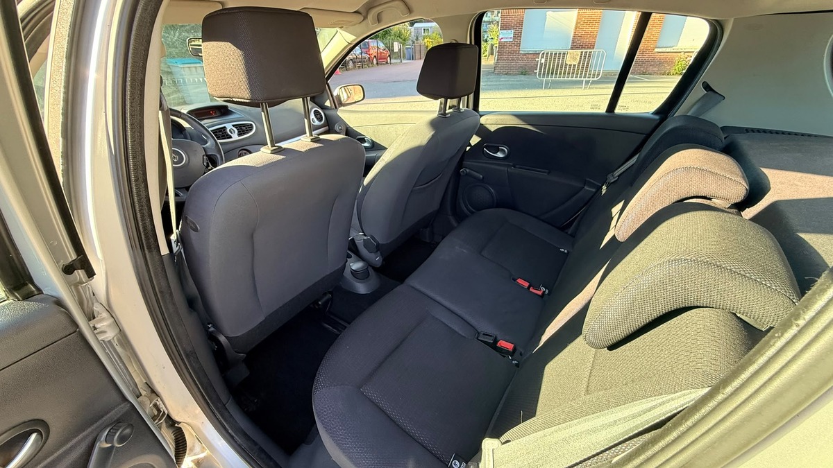 RENAULT Clio III 1.6 110cv Dynamique confort - Boite automatique - Garantie