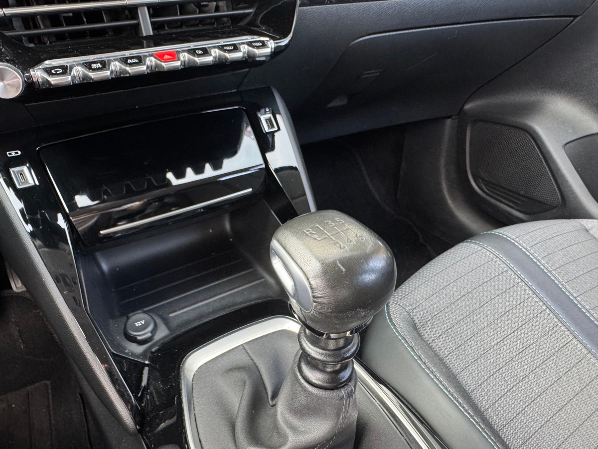 Peugeot 208 II Allure 1.2 100 cv / i-cockpit