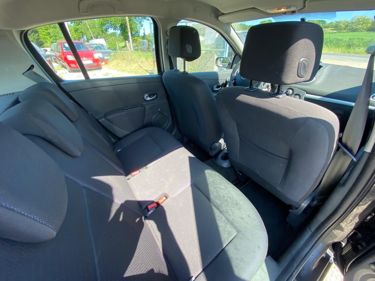 RENAULT Clio III 1.2 tce 100cv faible kilométrage d’origine 