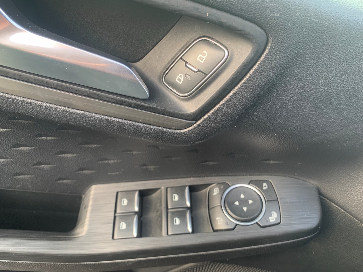 Ford Kuga 225 ch | 2.5 PHEV | Titanium | Apple car Play | Radar de stationnement avant et arriére