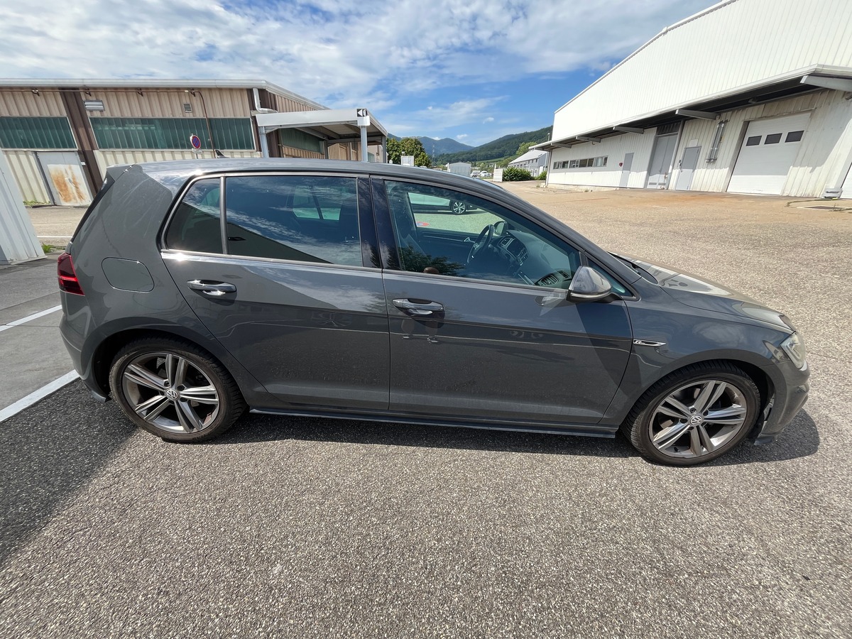 Volkswagen Golf VII 1.5 TSI 150ch DSG7 R-LINE, SUIVI COMPLET VOLKSWAGEN, SIEGES CHAUFFANT