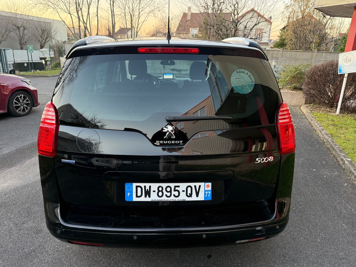 Peugeot 5008 1.6 HDI 115 CV S&S 7 place styles en 4XCBL