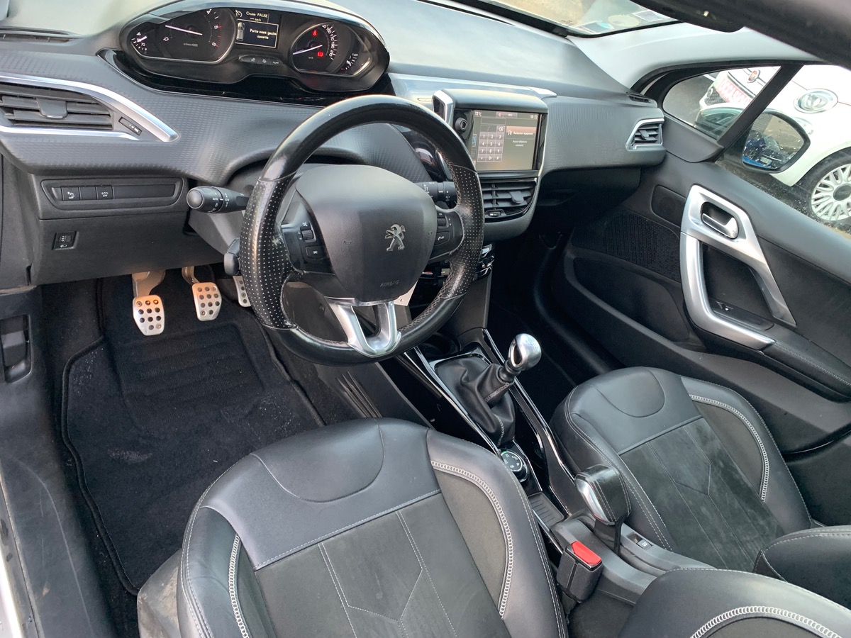 Peugeot 2008 120 ch | Crossway | Caméra de recul | Toit panoramique | GPS | Grip control