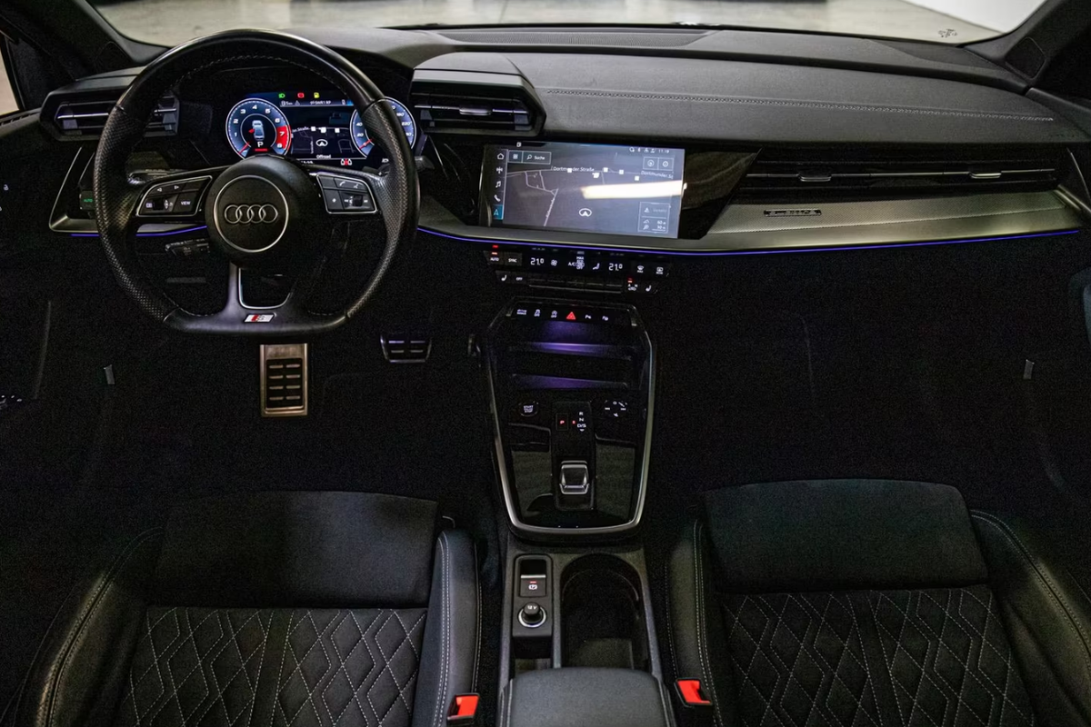 Audi S3 Berline IV 2.0 TFSI 310ch quattro S tronic 7 Bang&Olufsen Toit ouvrant Feux matrix