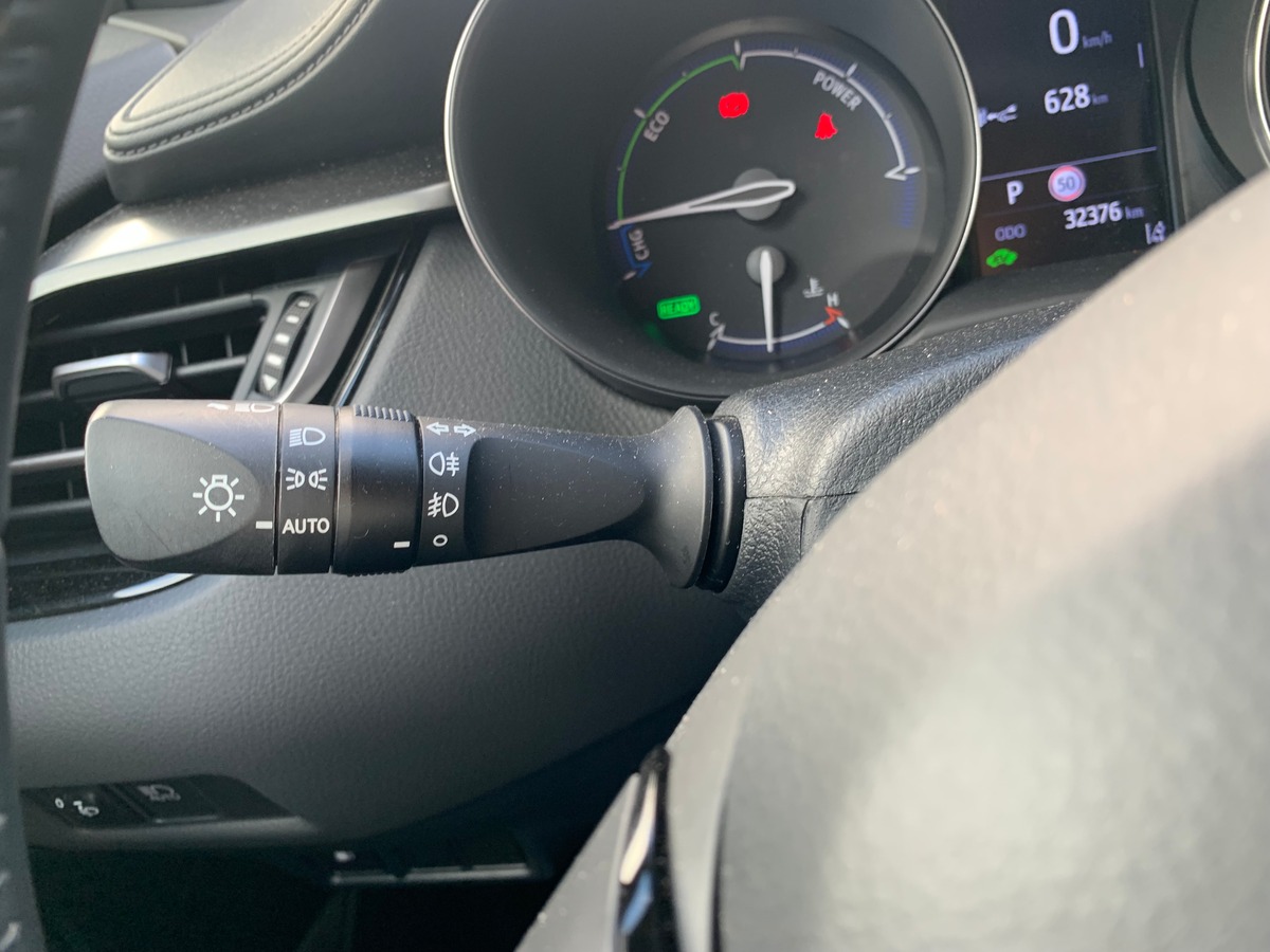 Toyota C-HR 184 ch | Attelage | GPS | Radio JBL | Caméra recul | Radar stationnement arriére, avant