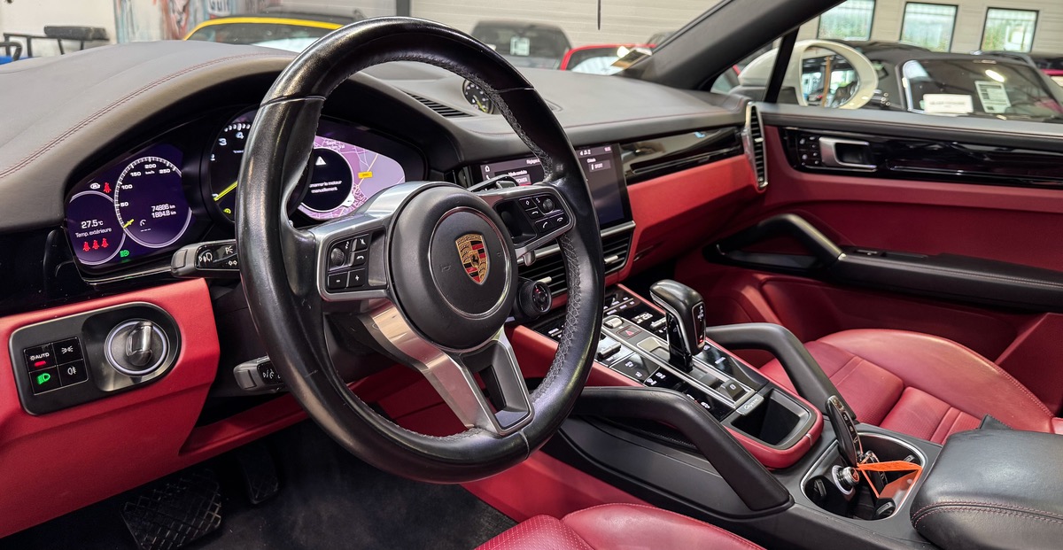 Porsche Cayenne Coupé 3.0 E-HYBRID 462 / CHRONO / SIEGES CHAUFFANTS