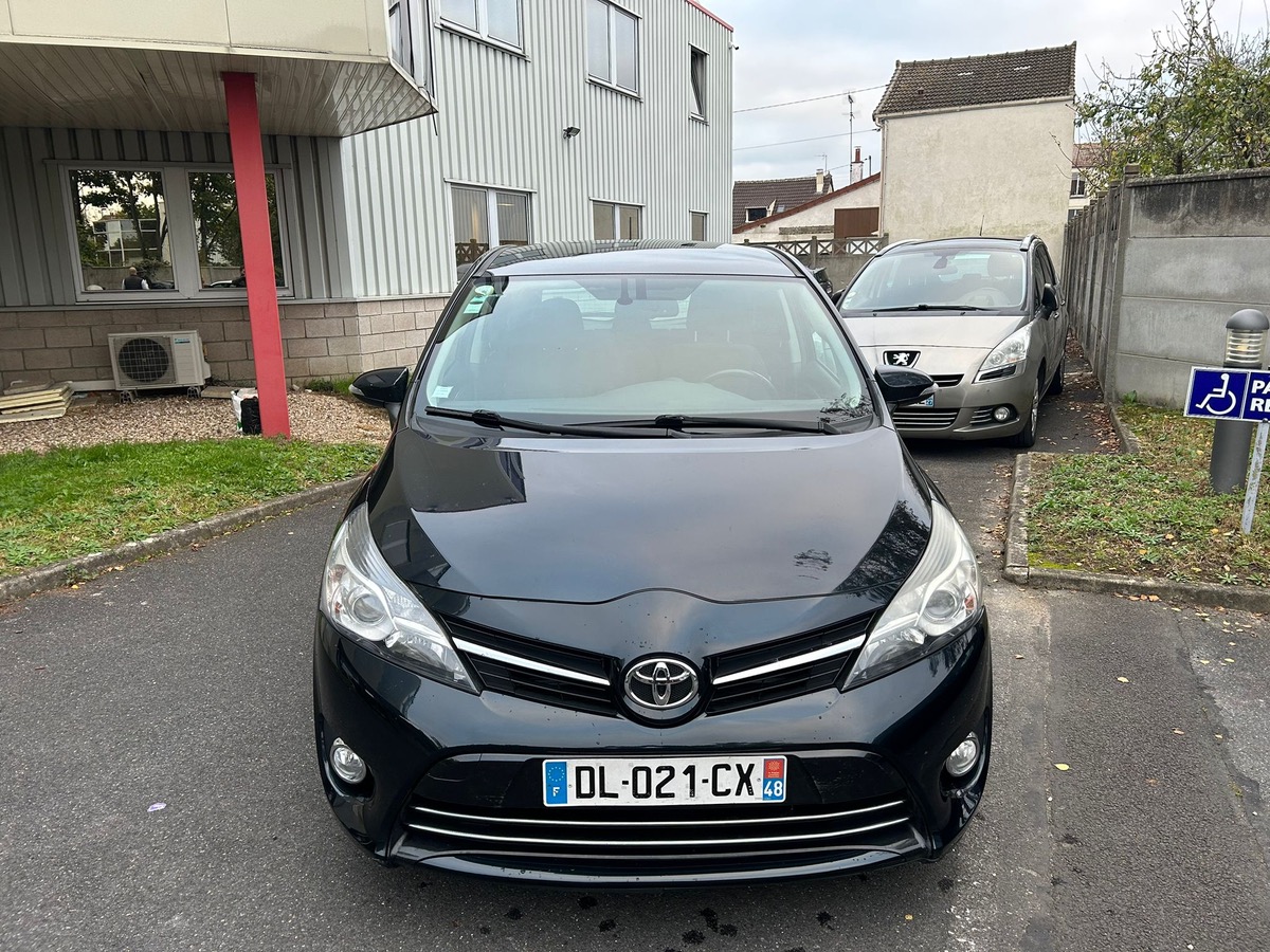 Toyota Verso 112 D-4D 7 place 1er mains