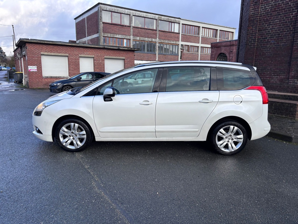 Peugeot 5008 1.6 HDi Allure 7 Places - Attelage - Révisé - Garantie