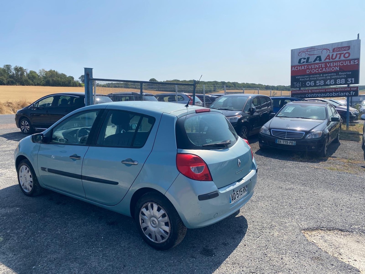 RENAULT Clio III 1.6 16v 110cv boite auto 172000km