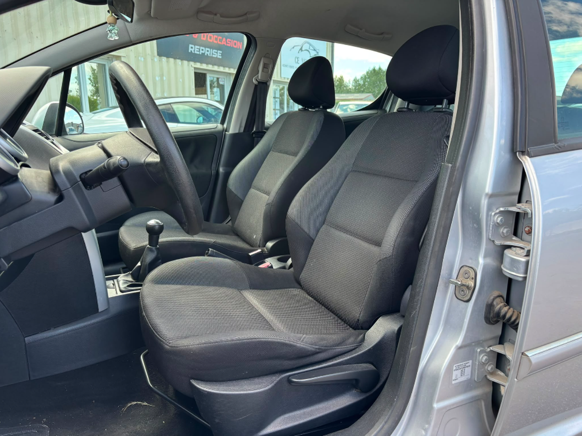 Peugeot 207 1.6 HDI 90 ch 5 portes BVM