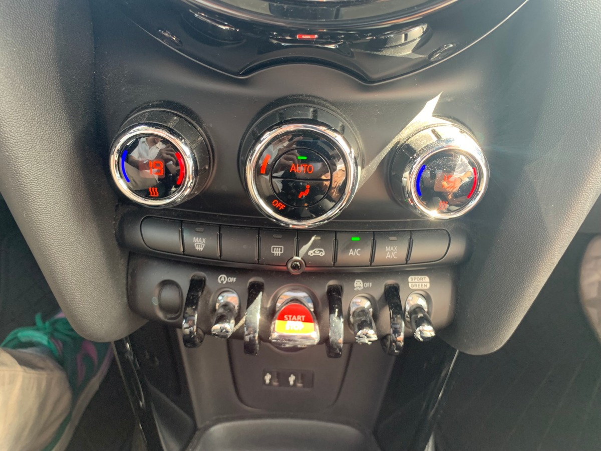 Mini Mini 5 Portes 136 ch | EDITION GREENWICH | Mode Sport | Toit panoramique ouvrant | Caméra de recul