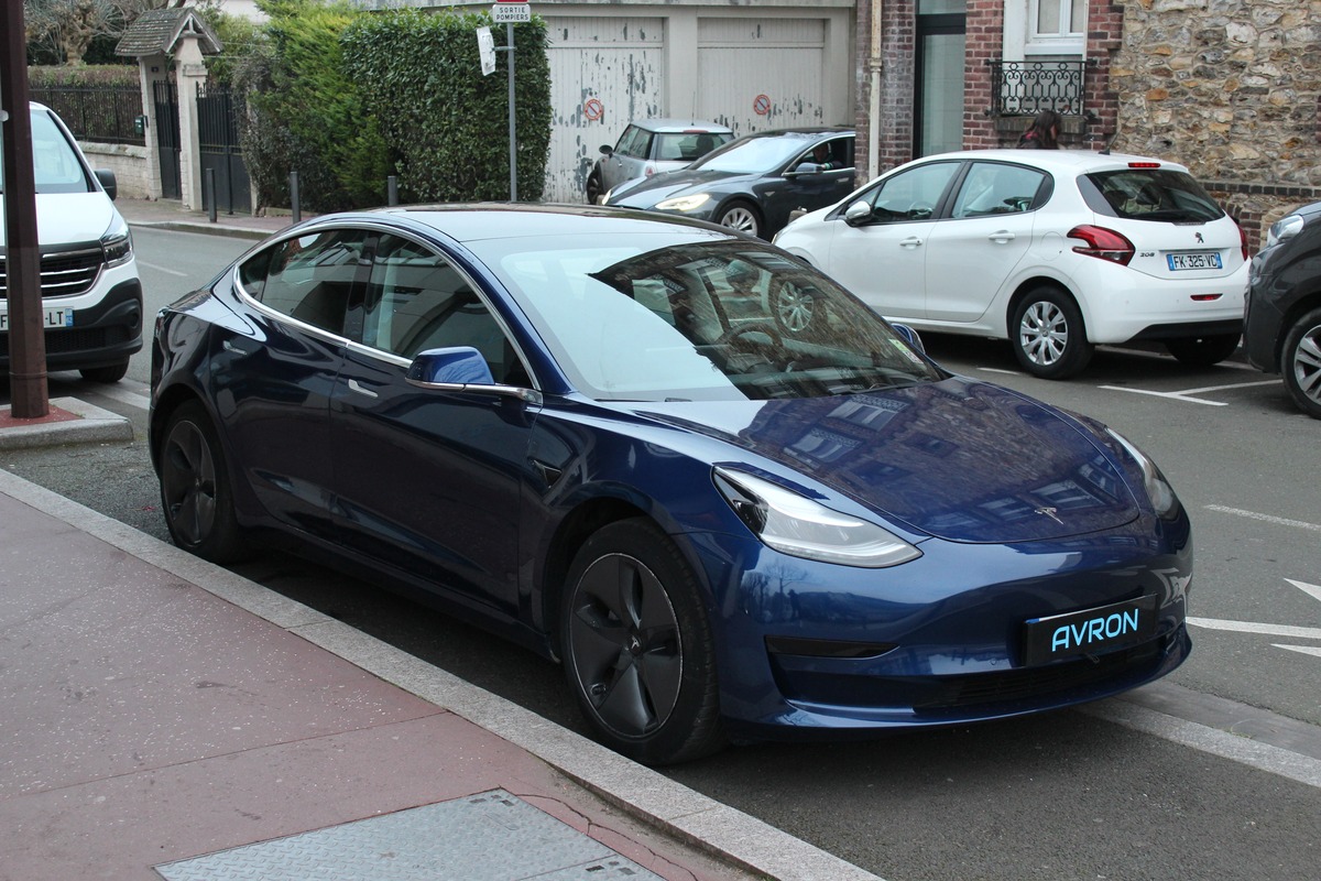 Tesla Model 3 306 AUTONOMIE STANDARD PLUS RWD 50KWH 4CV