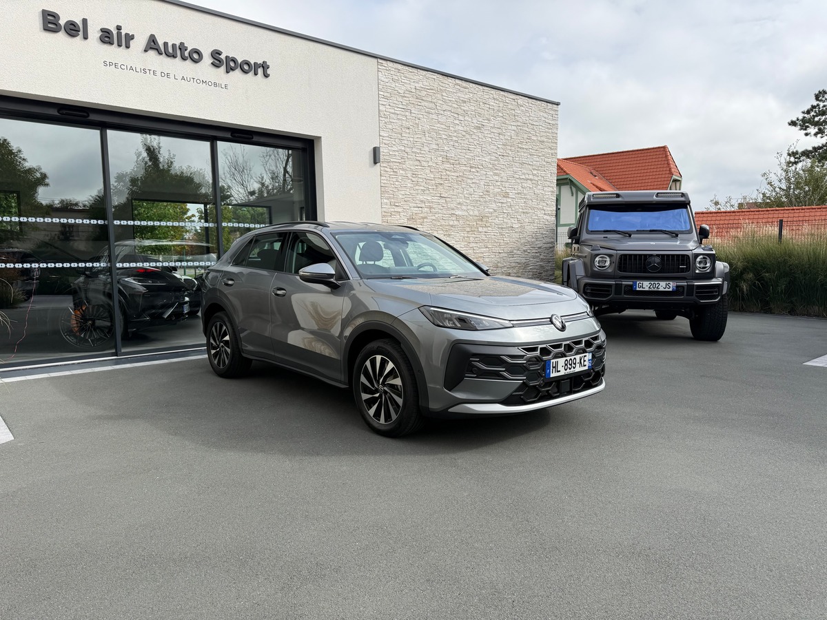 Volkswagen T-Roc 1.5 ETSI HYBRID 116 CH DSG7 LIFE / TVA / 9575 KMS