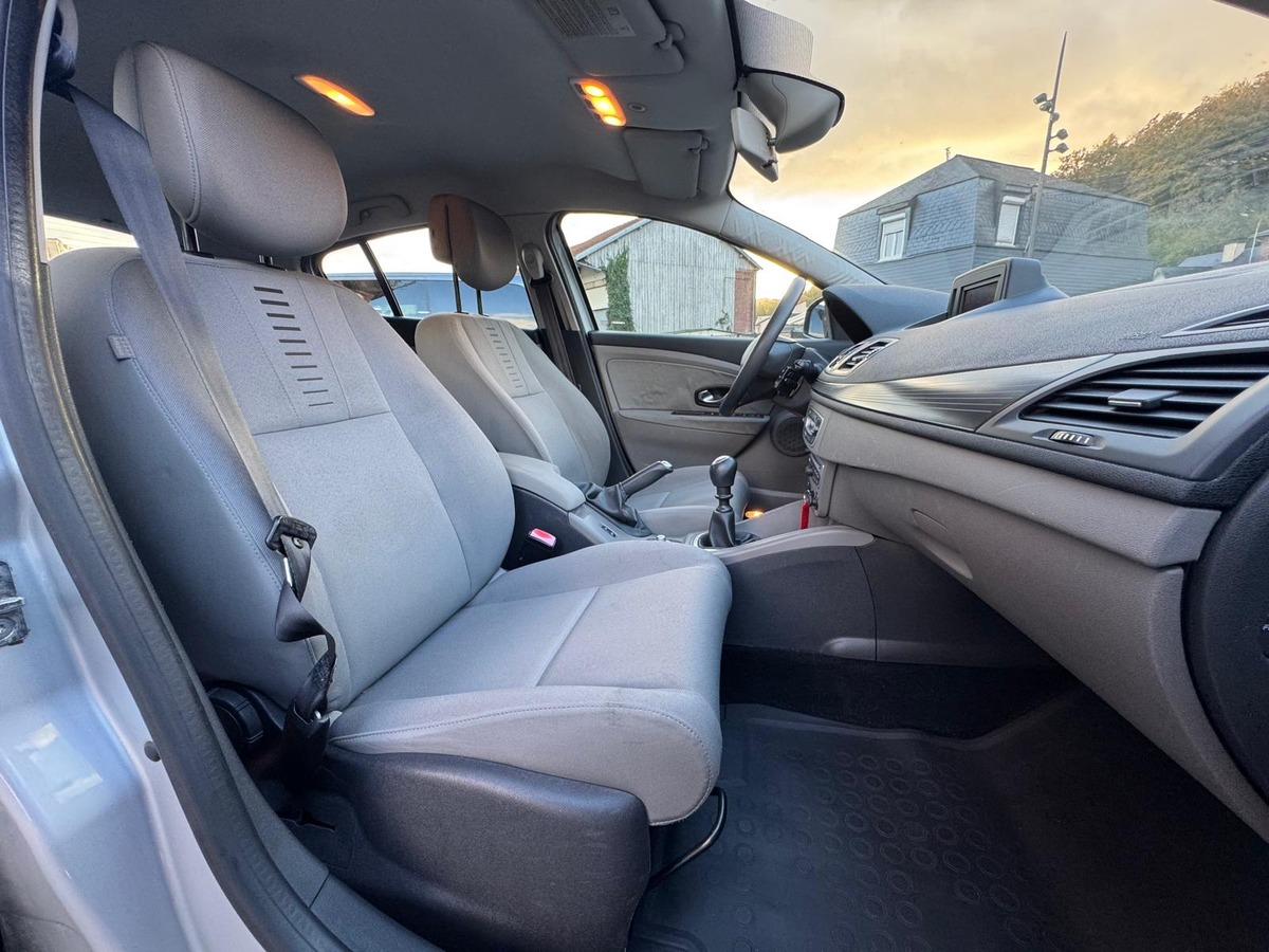 RENAULT Megane III 1.6 E85 (Flexfuel) 110cv Carminat Tom Tom  - Garantie