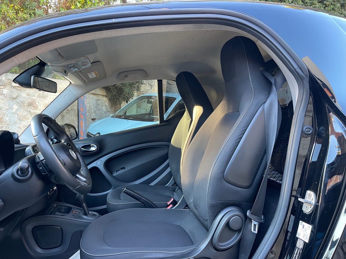 Smart FORTWO 90 CV / GPS / Caméra / Jantes Noires / Gris Mat