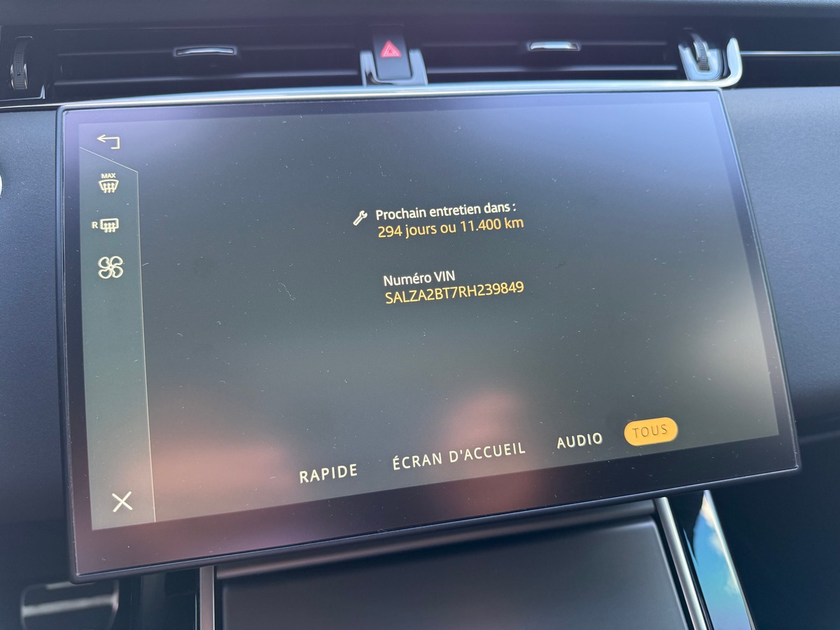 LAND ROVER EVOQUE P300E AWD DYNAMIC SE / TVA / 54683 KMS