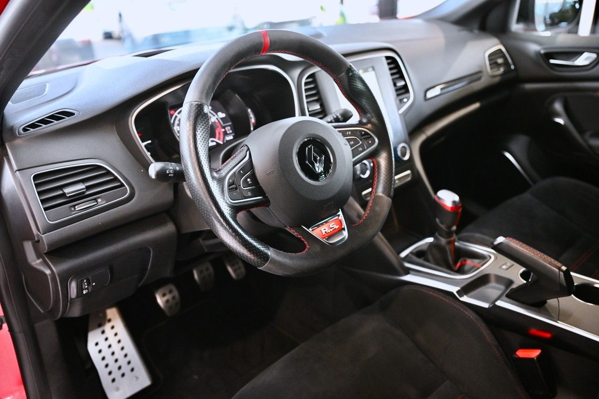 RENAULT Megane IV 1.8 T 300ch RS Trophy